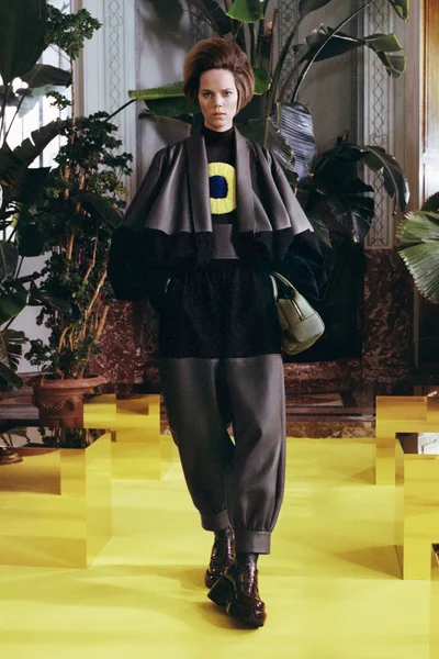 Look 30